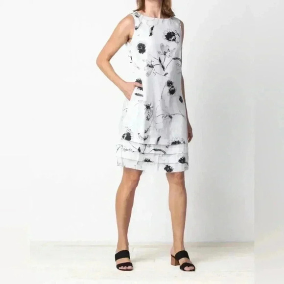 HABITAT Dresses & Skirts - Habitat Sketched Floral Pocket Dress White Size M